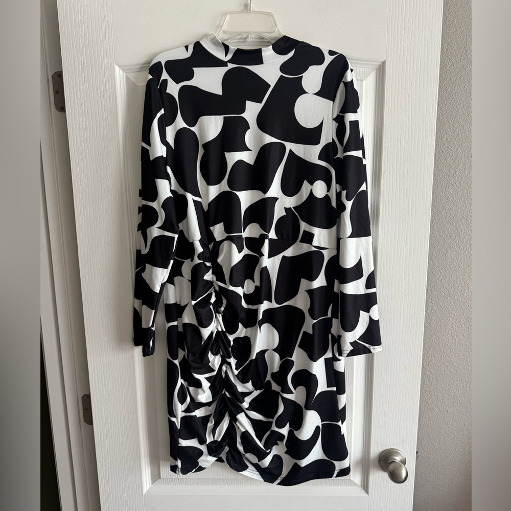Black and White Abstract Dress size 3X